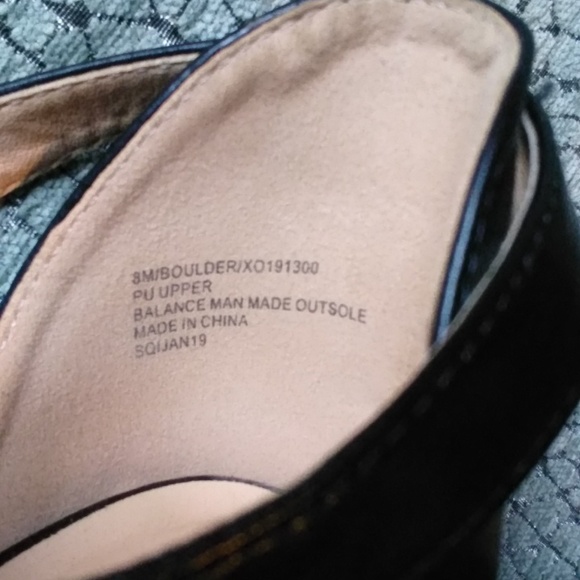 Black zip front heel - Picture 7 of 10